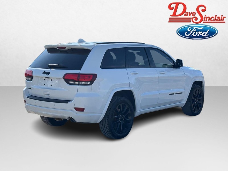 Jeep Grand Cherokee Vehicle Image 07