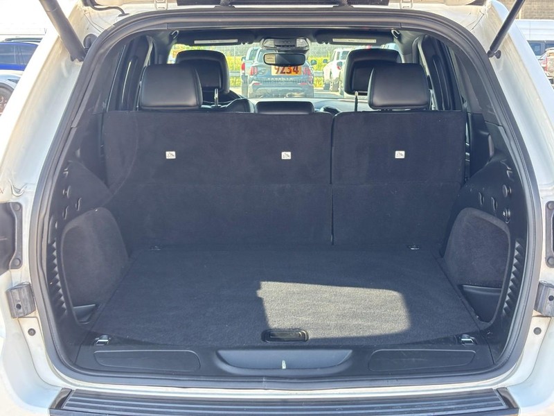 Jeep Grand Cherokee Vehicle Image 11