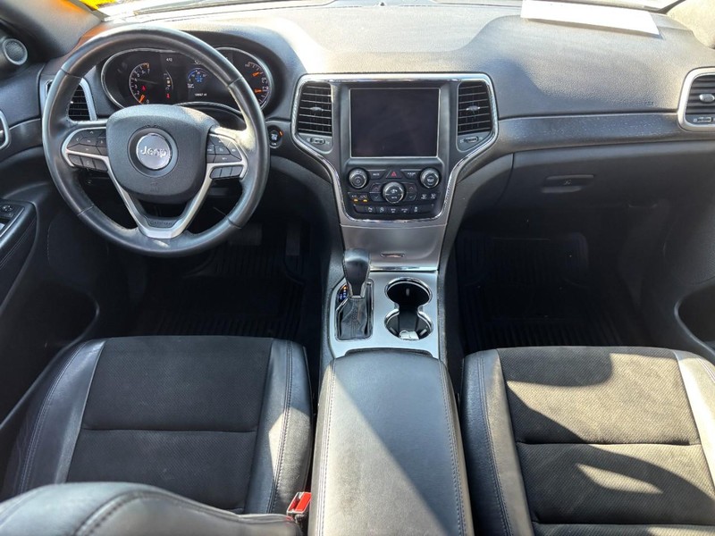 Jeep Grand Cherokee Vehicle Image 15