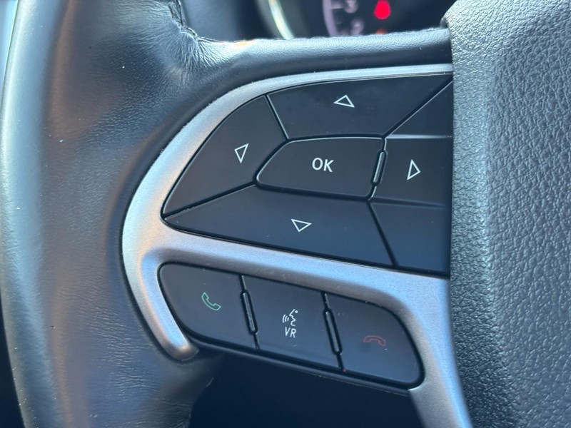 Jeep Grand Cherokee Vehicle Image 19