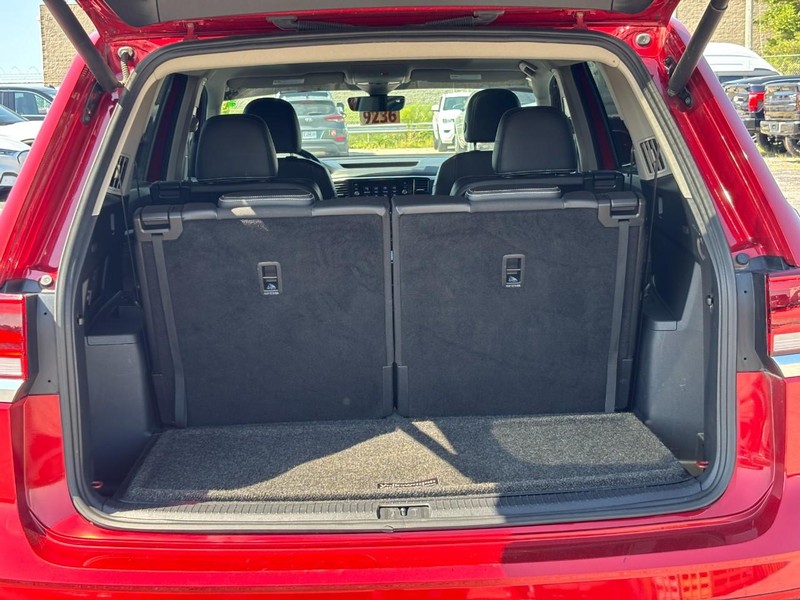 Volkswagen Atlas Vehicle Full-screen Gallery Image 11