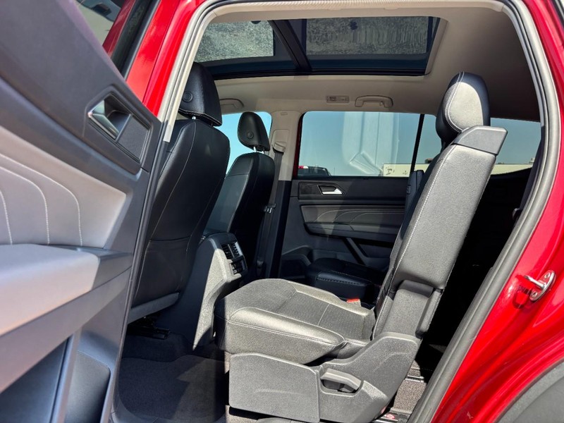 Volkswagen Atlas Vehicle Full-screen Gallery Image 14