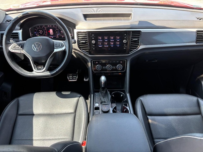 Volkswagen Atlas Vehicle Full-screen Gallery Image 16