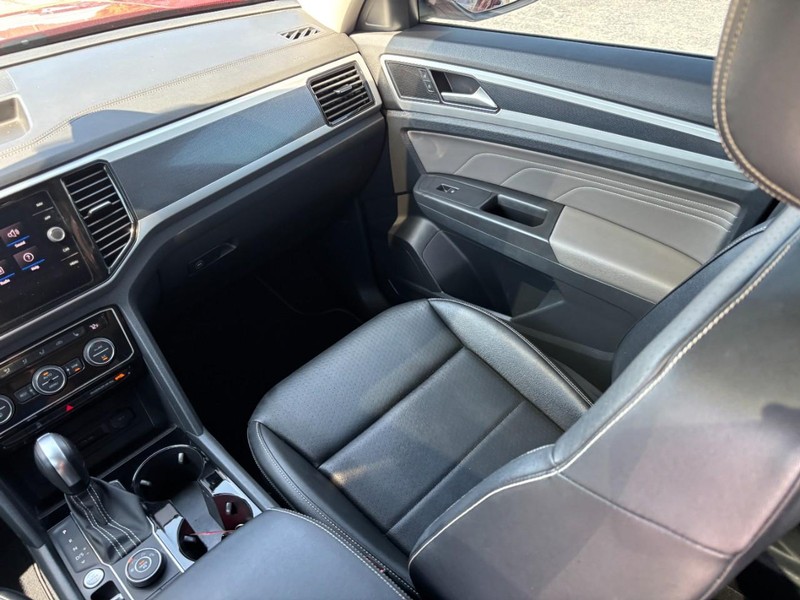 Volkswagen Atlas Vehicle Full-screen Gallery Image 17