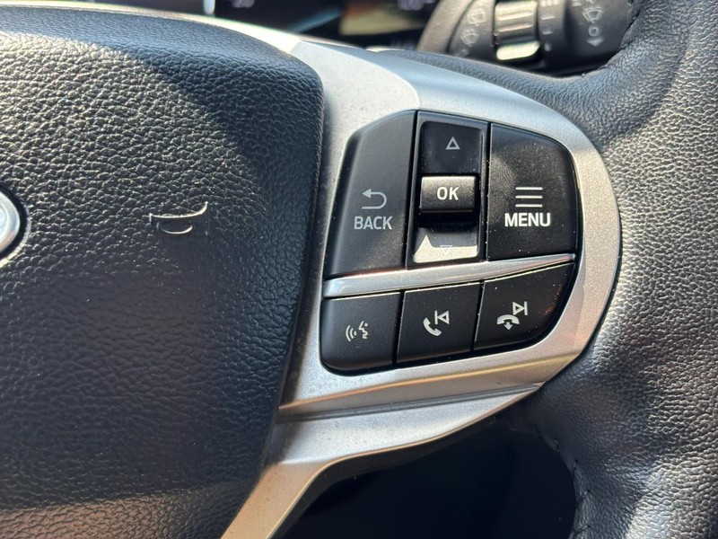 Ford Explorer Vehicle Image 21