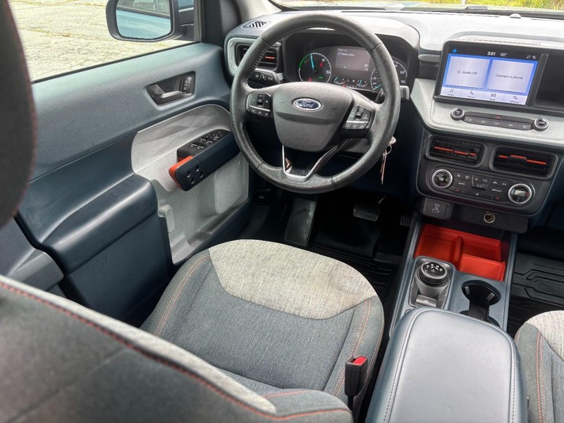 Ford Maverick Vehicle Image 14
