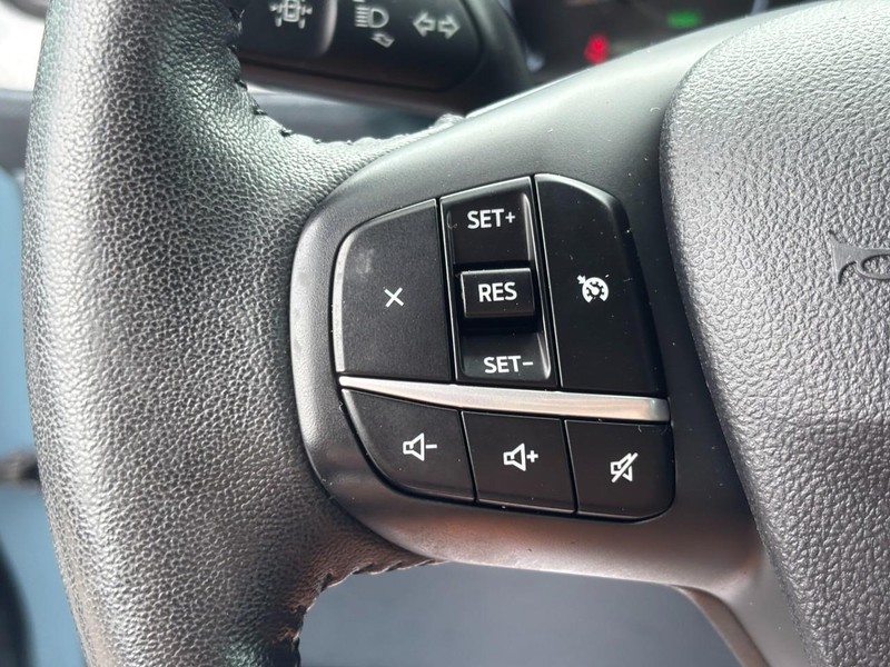 Ford Maverick Vehicle Image 19