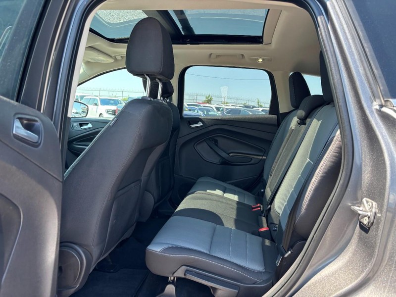 Ford Escape Vehicle Full-screen Gallery Image 13