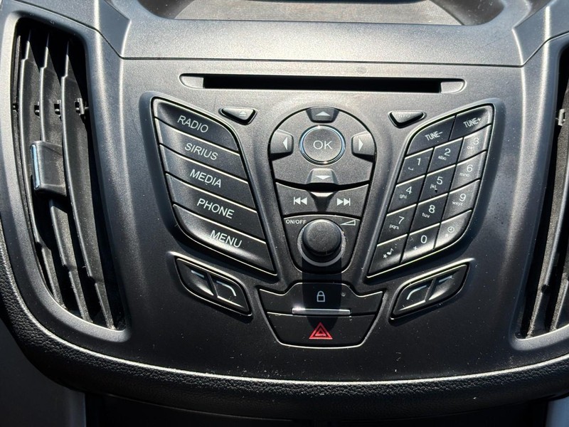 Ford Escape Vehicle Full-screen Gallery Image 23