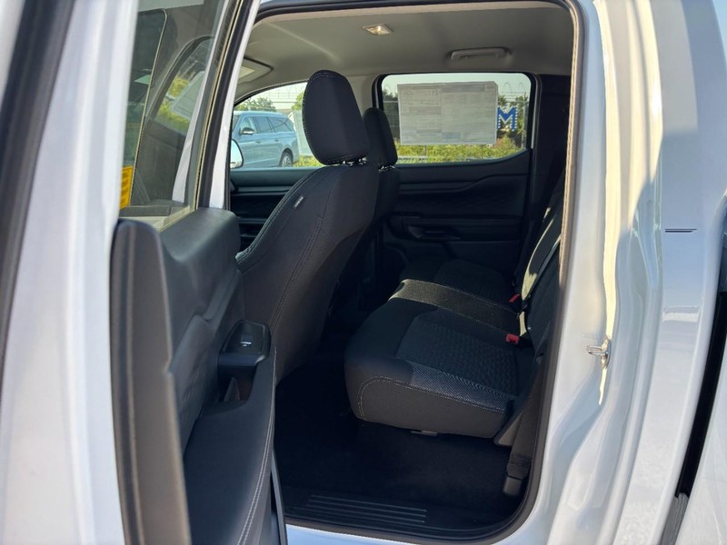 Ford Ranger Vehicle Full-screen Gallery Image 13
