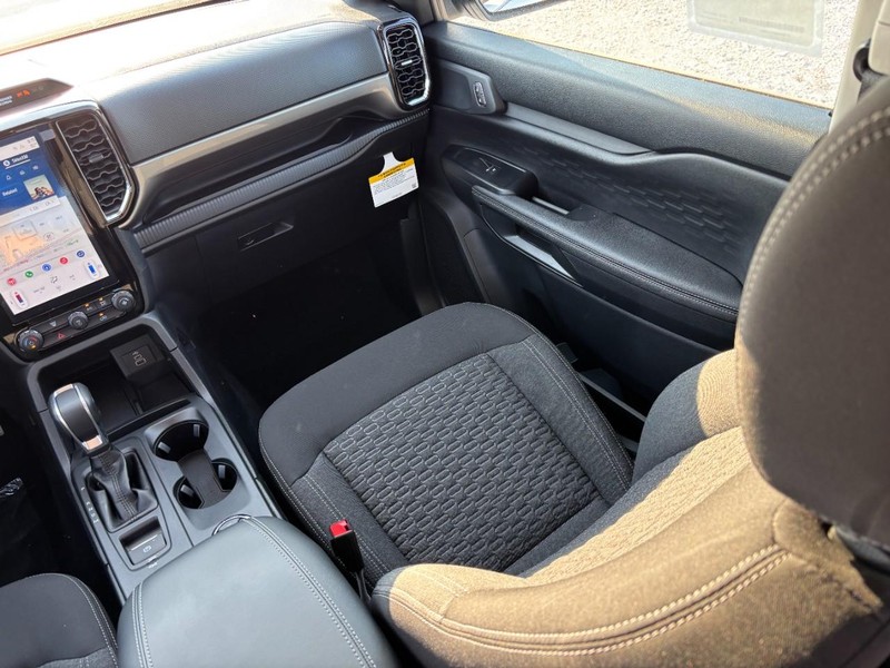 Ford Ranger Vehicle Full-screen Gallery Image 16