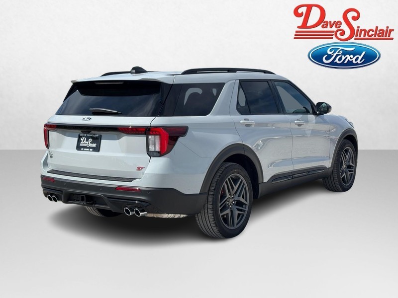 Ford Explorer Vehicle Full-screen Gallery Image 07