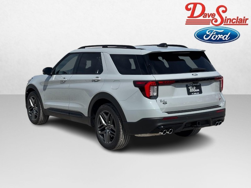 Ford Explorer Vehicle Full-screen Gallery Image 09