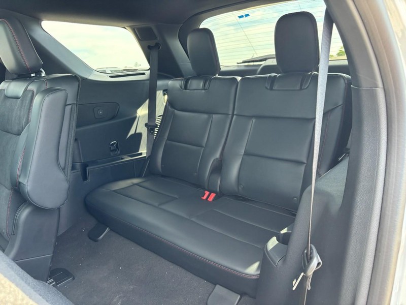 Ford Explorer Vehicle Full-screen Gallery Image 13