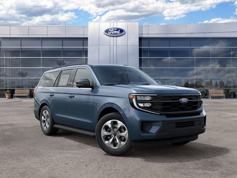 Ford Expedition Vehicle Full-screen Gallery Image 05