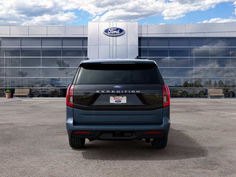 Ford Expedition Vehicle Full-screen Gallery Image 09