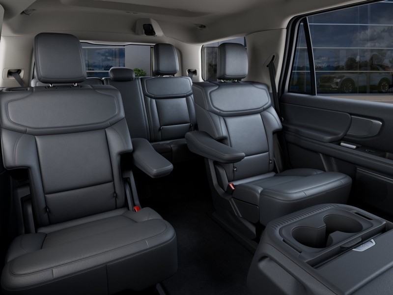 Ford Expedition Vehicle Full-screen Gallery Image 13