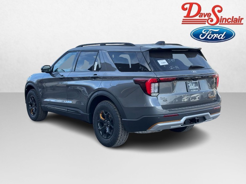 Ford Explorer Vehicle Full-screen Gallery Image 09