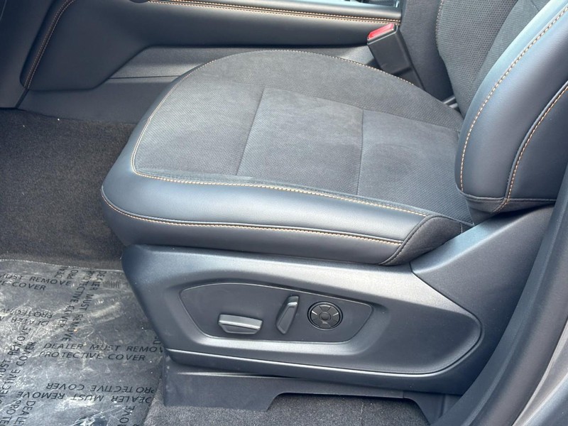 Ford Explorer Vehicle Full-screen Gallery Image 18