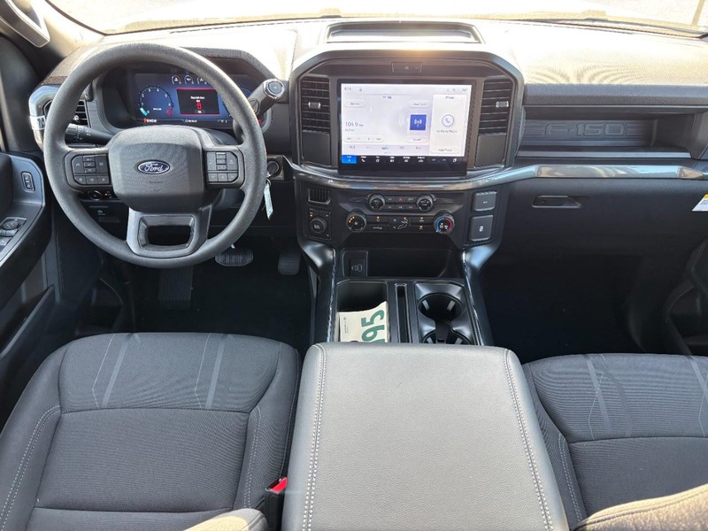 Ford F-150 Vehicle Full-screen Gallery Image 15