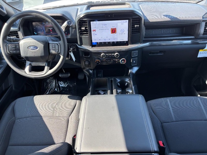 Ford F-150 Vehicle Full-screen Gallery Image 15
