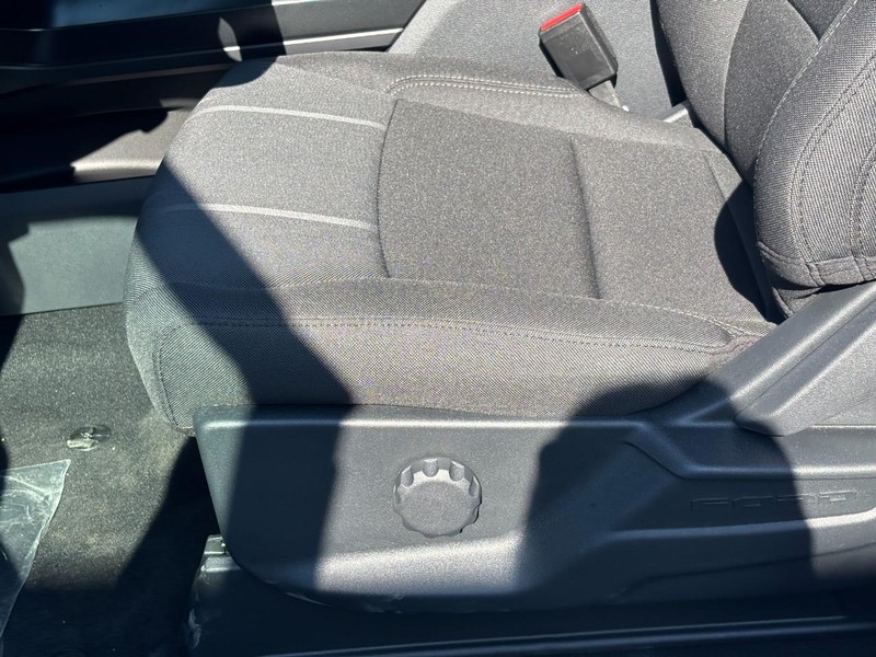 Ford F-150 Vehicle Full-screen Gallery Image 17