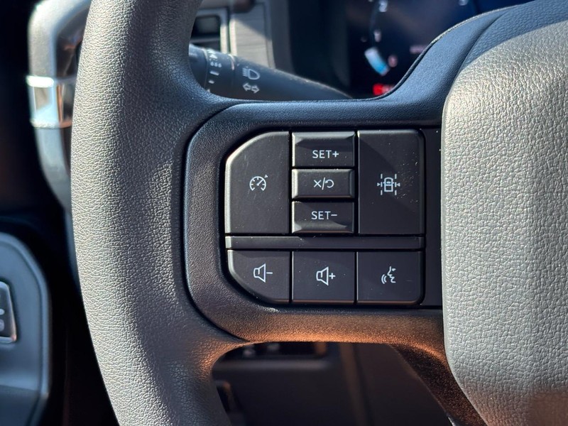 Ford F-150 Vehicle Full-screen Gallery Image 19