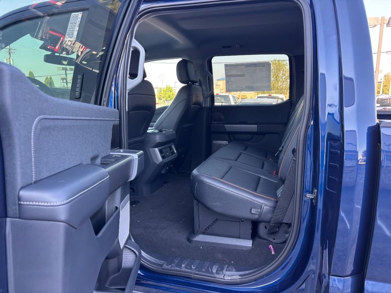 Ford Super Duty F-250 SRW Vehicle Full-screen Gallery Image 13