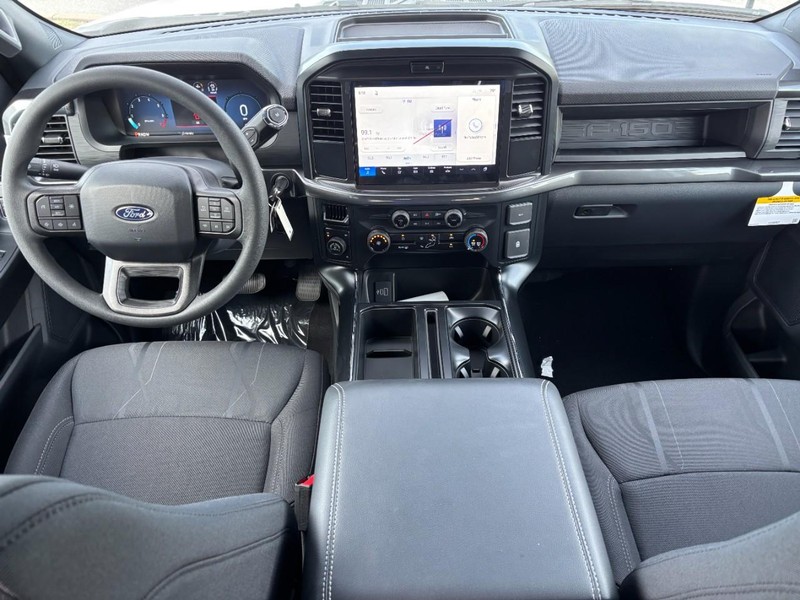 Ford F-150 Vehicle Full-screen Gallery Image 15
