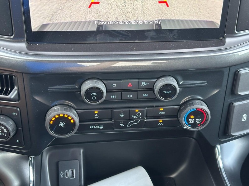 Ford F-150 Vehicle Full-screen Gallery Image 24