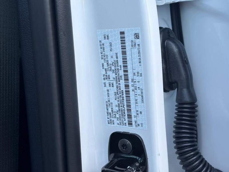 Ford F-150 Vehicle Full-screen Gallery Image 25