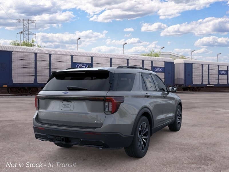 Ford Explorer Vehicle Full-screen Gallery Image 10