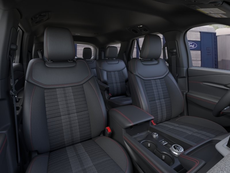Ford Explorer Vehicle Full-screen Gallery Image 12