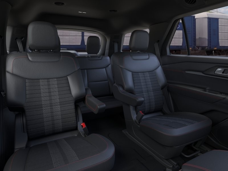 Ford Explorer Vehicle Full-screen Gallery Image 13