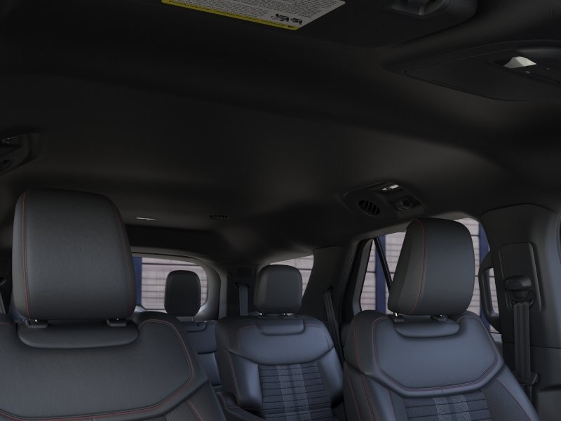Ford Explorer Vehicle Full-screen Gallery Image 24