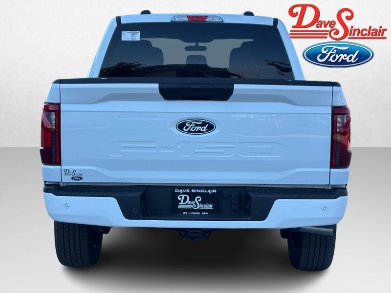 Ford F-150 Vehicle Full-screen Gallery Image 08