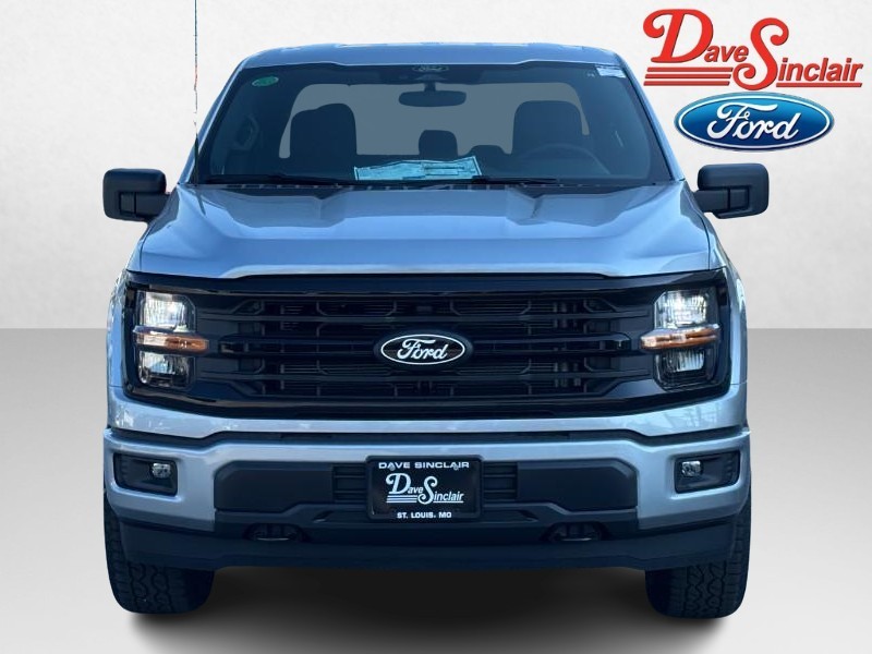 Ford F-150 Vehicle Full-screen Gallery Image 02