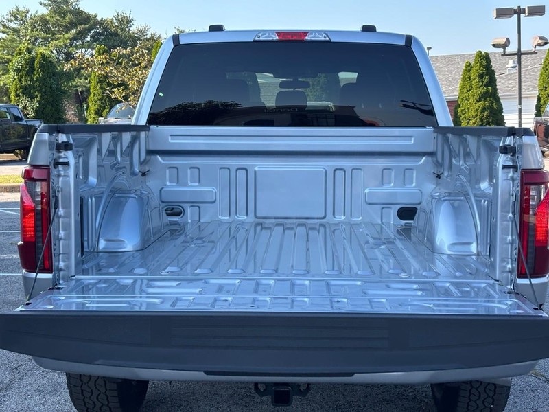 Ford F-150 Vehicle Full-screen Gallery Image 11