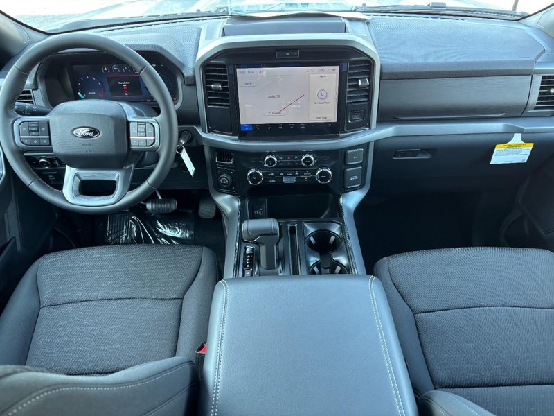 Ford F-150 Vehicle Full-screen Gallery Image 15