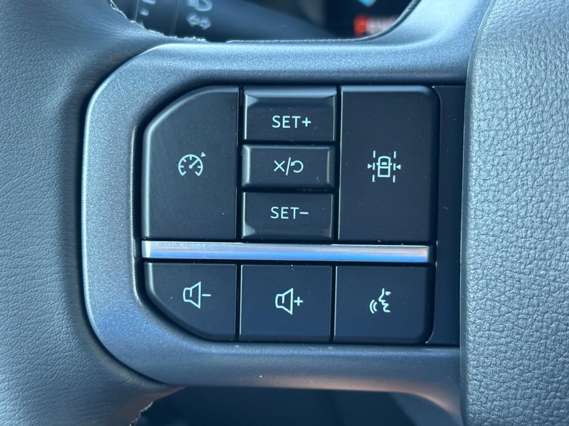 Ford F-150 Vehicle Full-screen Gallery Image 19