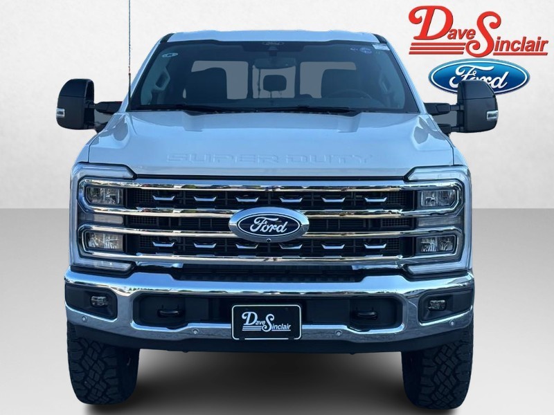 Ford Super Duty F-250 SRW Vehicle Full-screen Gallery Image 02