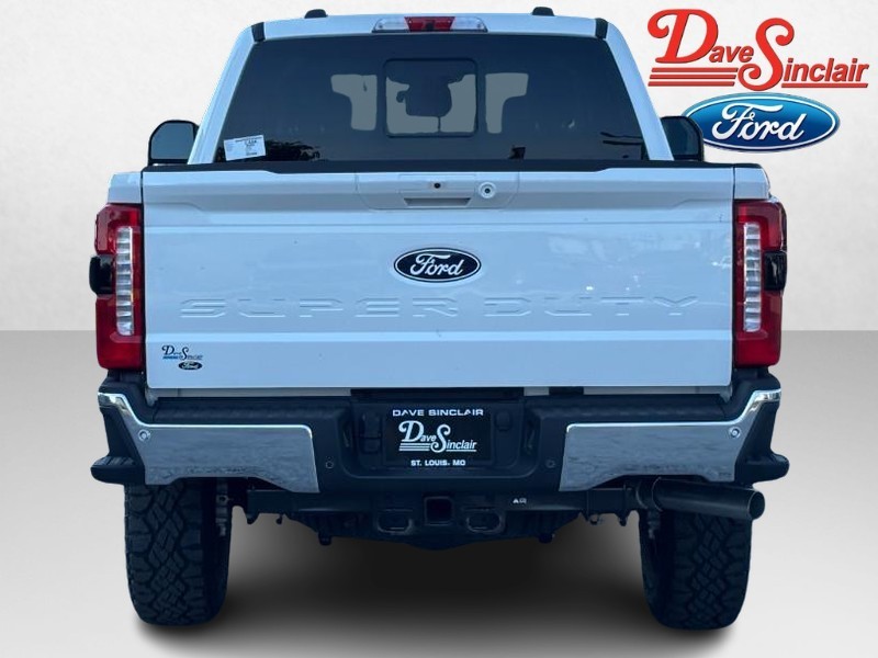 Ford Super Duty F-250 SRW Vehicle Full-screen Gallery Image 08