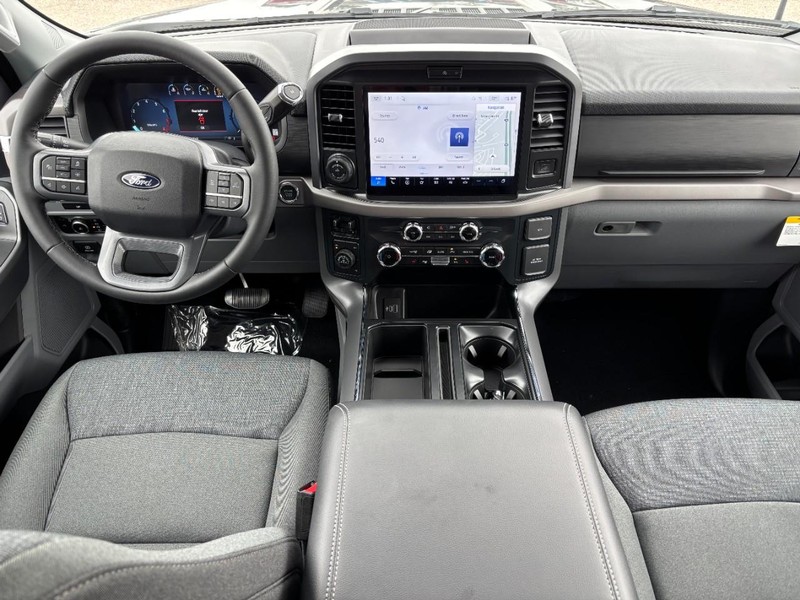 Ford F-150 Vehicle Full-screen Gallery Image 14