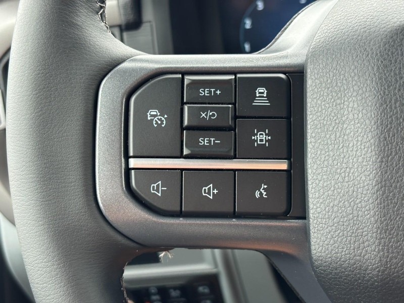 Ford F-150 Vehicle Full-screen Gallery Image 18