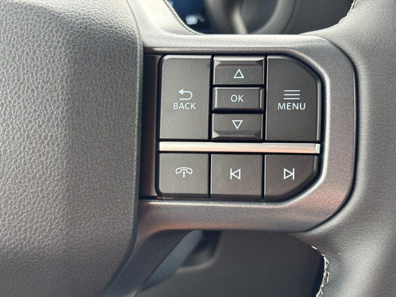 Ford F-150 Vehicle Full-screen Gallery Image 19