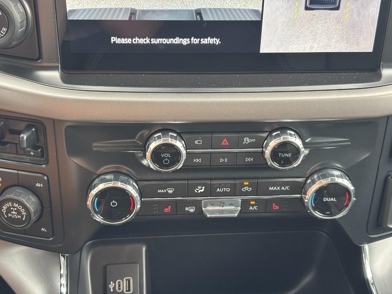 Ford F-150 Vehicle Full-screen Gallery Image 24