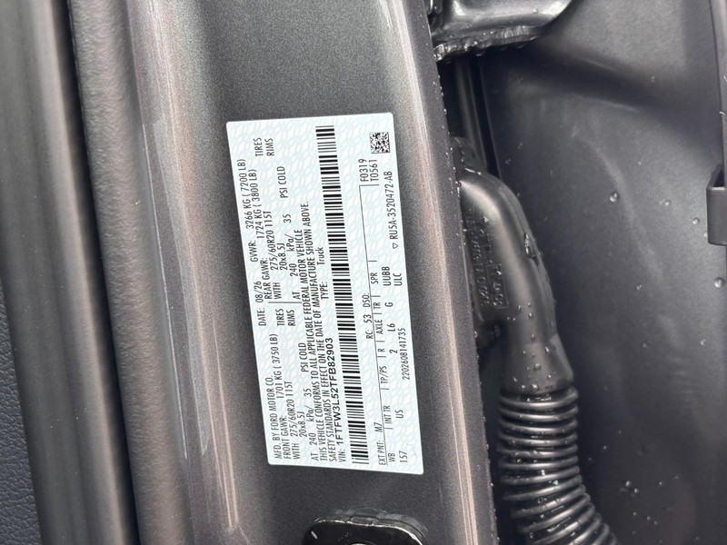Ford F-150 Vehicle Full-screen Gallery Image 25