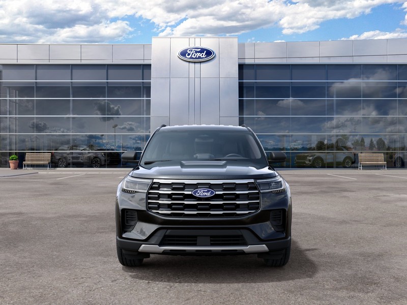 Ford Explorer Vehicle Full-screen Gallery Image 04