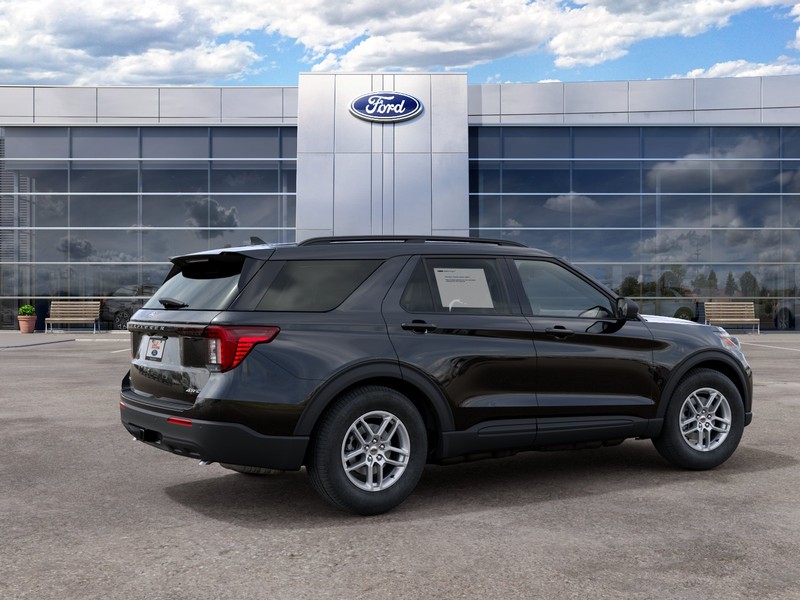 Ford Explorer Vehicle Full-screen Gallery Image 08