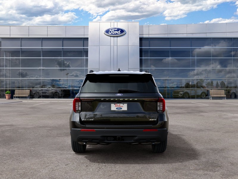 Ford Explorer Vehicle Full-screen Gallery Image 09